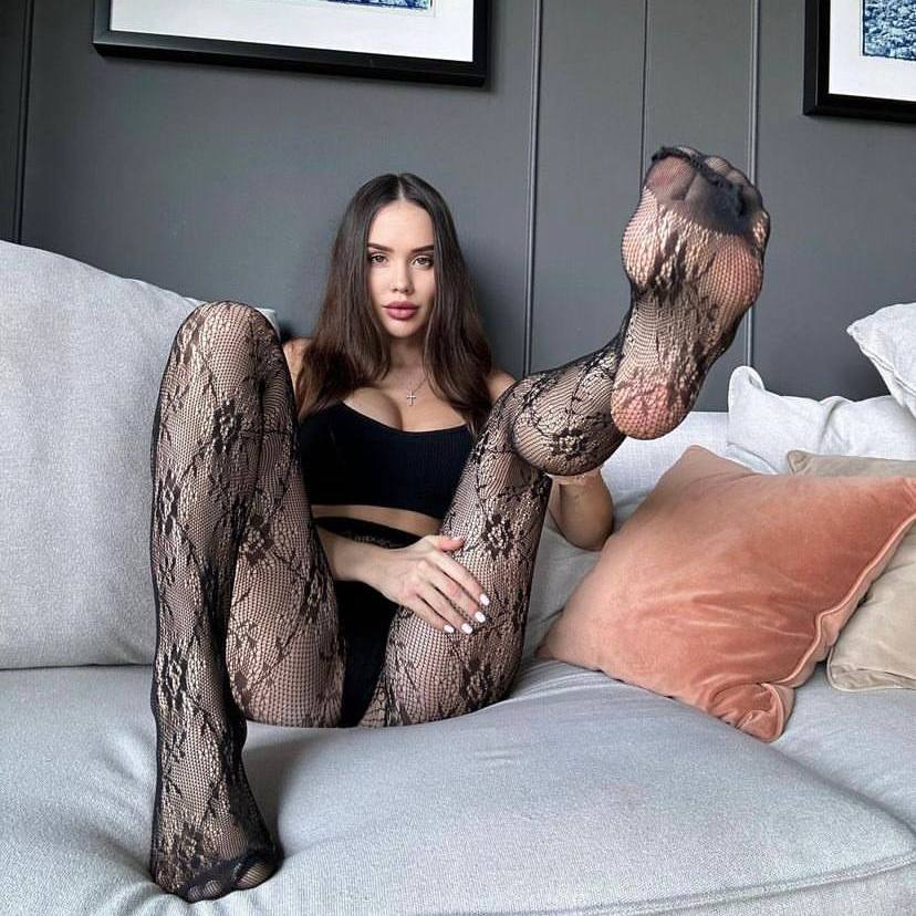 Порно жұлдыз Мишель Уайлд онлайн Күйеуі үйде жасалған жалайды