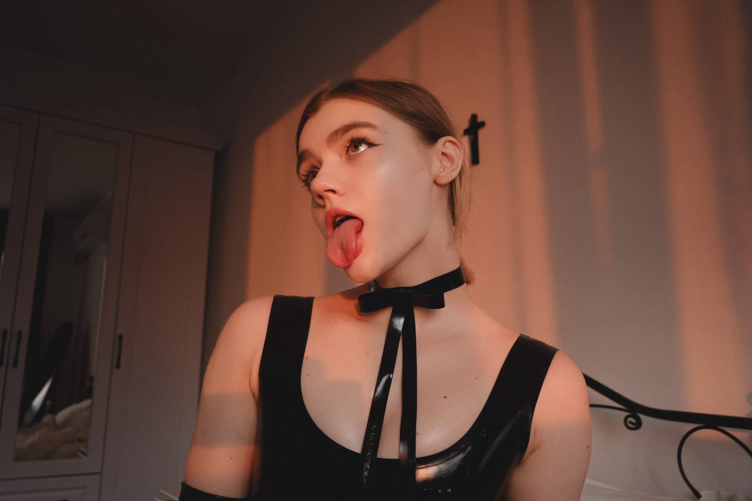 Eshakda yaqindan olingan it uslubi Chexiya porno aktrisalar